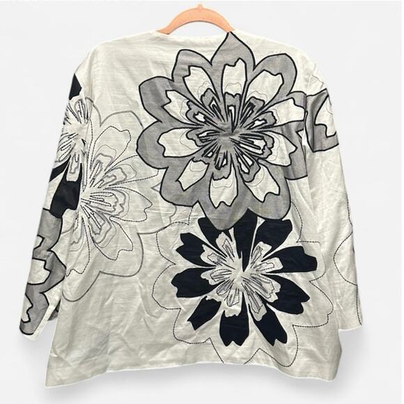 Chico’s Size 3 Floral Boho Chic Art to Wear Lagenlook Statement Jacket - Picture 4 of 7